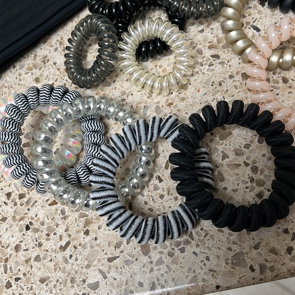 Ladies assorted hair accessories - Picture 3 of 10